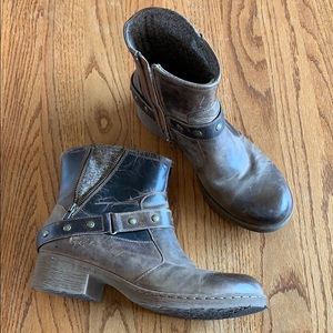 BOC Womens bootie. Size 10